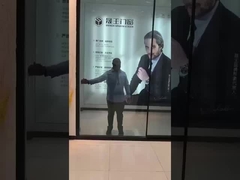 Büyük kapı ve pencereli alüminyum ev