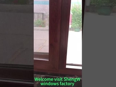 Ahşap renkli sürgülü pencereler